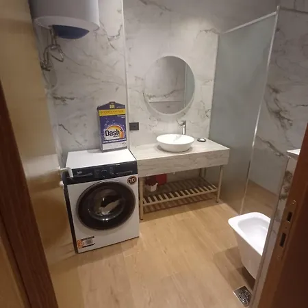 Dea Luxury Appartement Golem (Tirana)